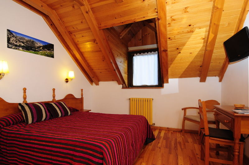 Hotel Lo Paller Valencia D'Aneu Екстериор снимка