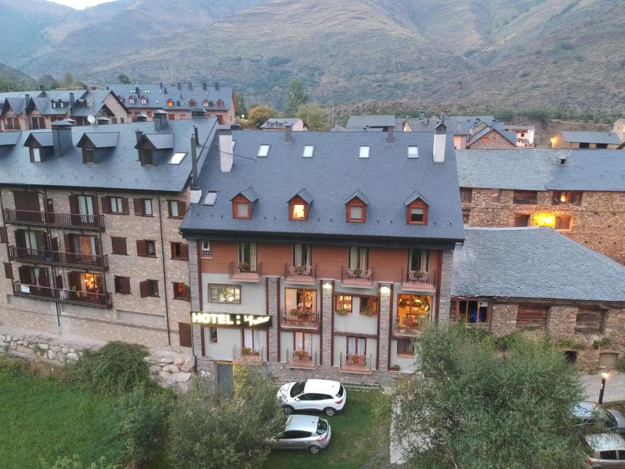 Hotel Lo Paller Valencia D'Aneu Екстериор снимка