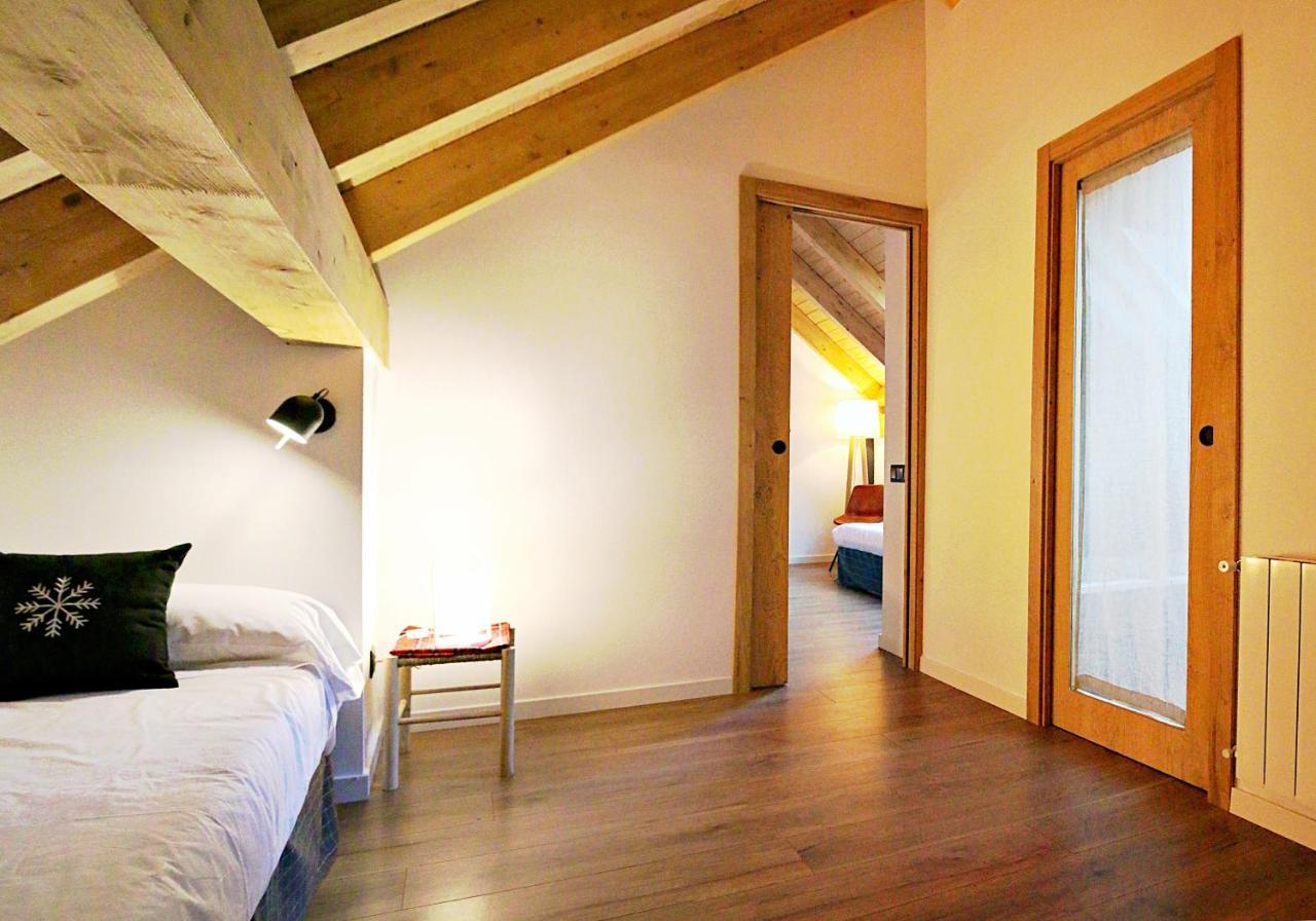 Hotel Lo Paller Valencia D'Aneu Екстериор снимка