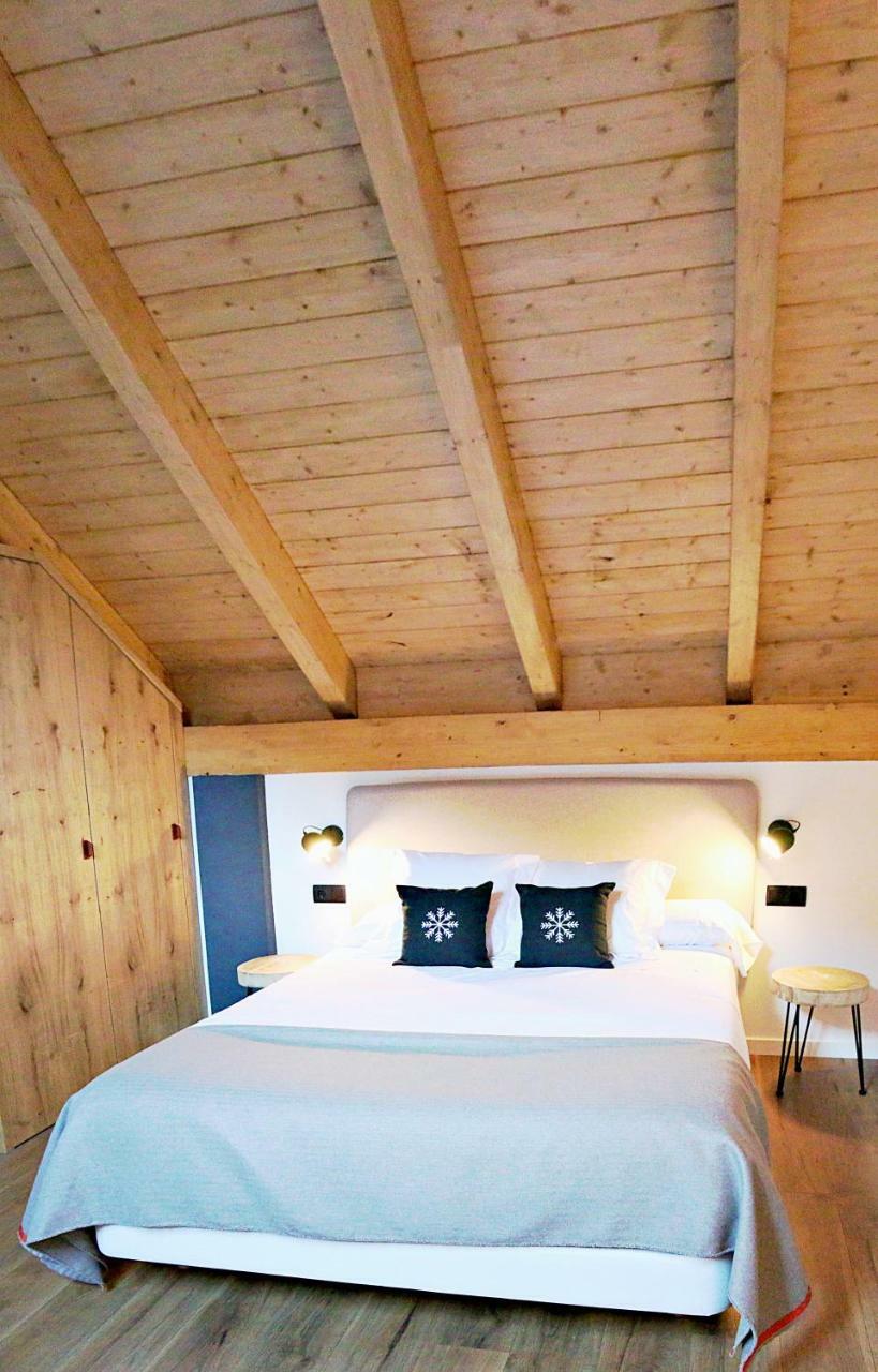Hotel Lo Paller Valencia D'Aneu Екстериор снимка